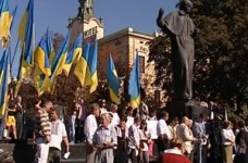 2 тисячі вчителів мітингували у Львові в підтримку української мови (відео)