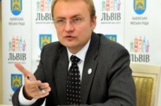 Підручники, видані у Львові, не потребують погодження в Міносвіти, - Садовий