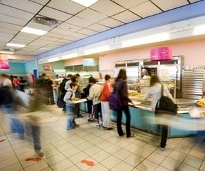 Якість харчування в навчальних закладах вкотре перевірятимуть