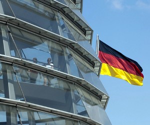 Власник Blue card: до Німеччини їдуть не за грошима