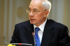 Азаров каже, що уряду важлива точка зору молоді