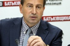 У ВР зареєстровано законопроект, що має заборонити благодійність студентів