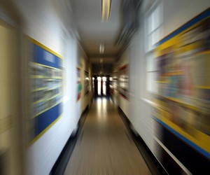 Вчителька знущалася з учня на очах у однолітків (відео)