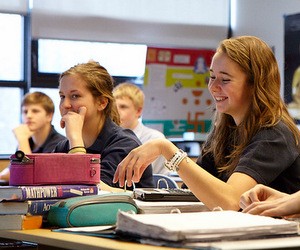 Bodwell High School запрошує школярів на навчання до Канади