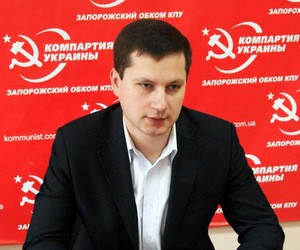 Секретар освітнього комітету відмовився спілкуватися українською