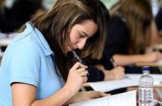 Парламентська газета вводить абітурієнтів в оману