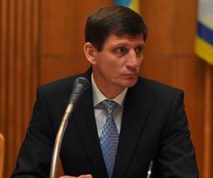 Уряд дискримінує працівників освіти, - Свобода