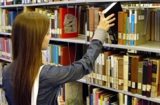 Міносвіти знову замовило найдорожчі підручники