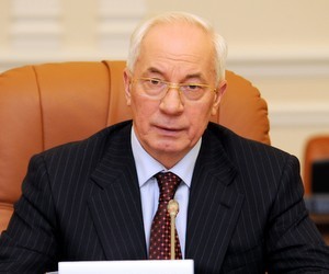 Азаров хоче, щоб українці більше читали