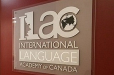 Знижки при замовленні мовних курсів в Канаді