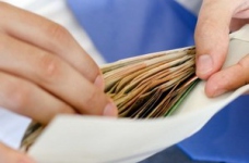 Хабарі у вищий школі: навчальні заклади нагадують супермаркети