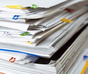 Школи мають закуповувати класні журнали у держпідприємств