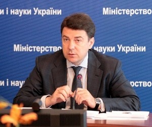 Більшість ВНЗ компетентно працюють з електронною базою