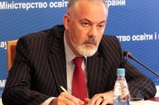 Табачник пропонує збирати заяви батьків щодо навчання російською