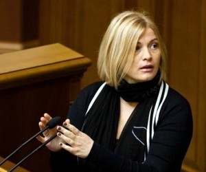 Від Азарова вимагають розібратися, як освітяни стали антифашистами