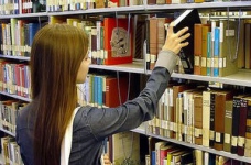 Учні та вчителі є заручниками ігор із виданням підручників, - експерти