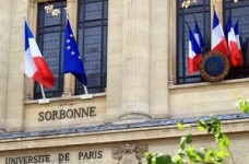 Франція відкрила шлях до англомовного навчання в країні