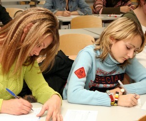 Учні 9-х класів напишуть диктант №82 за темою: "Ранок у лісі"