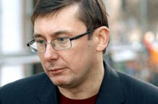 Варто скоротити "фейкові" навчальні заклади, - Луценко