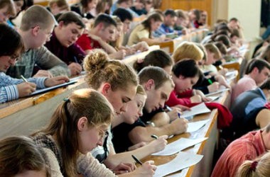 Сьогодні ВНЗ сформують перші рейтингові списки