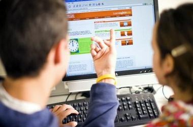 Школярі зможуть користуватися підручниками online