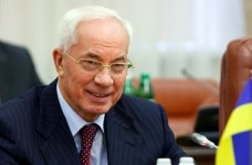 Азаров каратиме чиновників, які не підготували школи