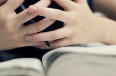 Боротьба з "забороненою" літературою триває