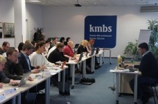 «Непрактичні» речі для управлінця - нова програма kmbs