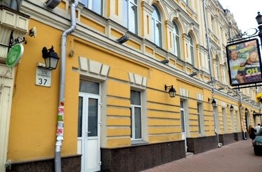 Кому Табачник віддає нерухомість Міносвіти