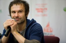 Тільки не мовчіть, заради Бога!, - Вакарчук