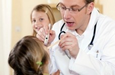 Медогляди у школах завершать до 10 квітня