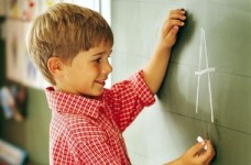 Перевантажувати молодших школярів не можна, - МОН