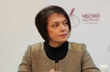 Гриневич: варто звільнити від тиску вчителів