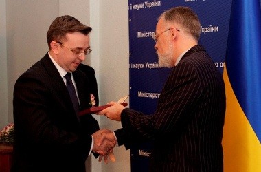 Ще один соратник Табачника звільнений з посади