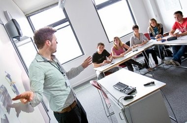 Знижки на навчання в Bellerbys College (Англія)