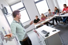 Знижки на навчання в Bellerbys College (Англія)