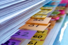 МОН вимагає припинити чиновницьку бюрократію