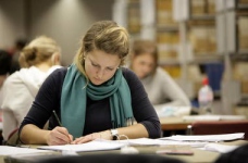 Школи та ВНЗ змінять графіки навчання 