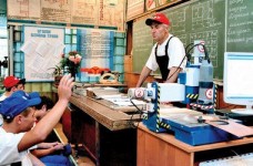 Технікуми мають приймати учнів з Донбасу