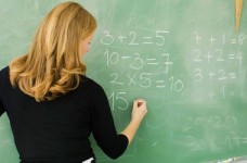 Освітянам з районів АТО зберігатимуть місце роботи