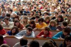 Учителів багато, а от вчити нікому