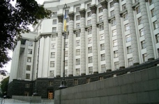 У КМУ запевняють, що не економлять на вчителях