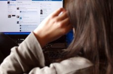 Батьки вважають соцмережі небезпечними для дітей