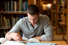 Більшість вишів Донецька працює на українській території