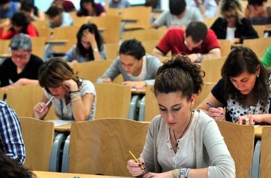 ВНЗ мають розробити нові положення про екзаменаційні комісії