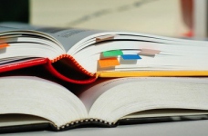 Міносвіти розвантажує шкільну програму