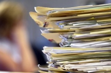 Чиновники звітуватимуть про боротьбу з бюрократією