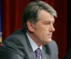 Ющенко закликає студентів до обговорення конституційної реформи