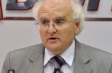 Вакарчук здивований пропозицію Яценюка проводити тестування російською мовою