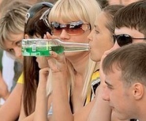 НУНС пропонує садити за продаж алкоголю і сигарет неповнолітнім